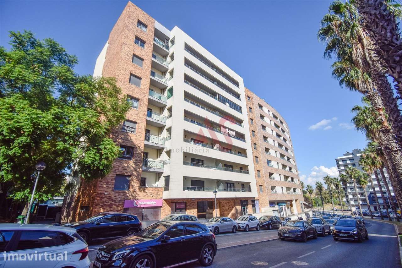 Magnífico Apartamento T4 Mobilado nas Colinas do Cruzeiro para Arrenda - Grande imagem: 2/23