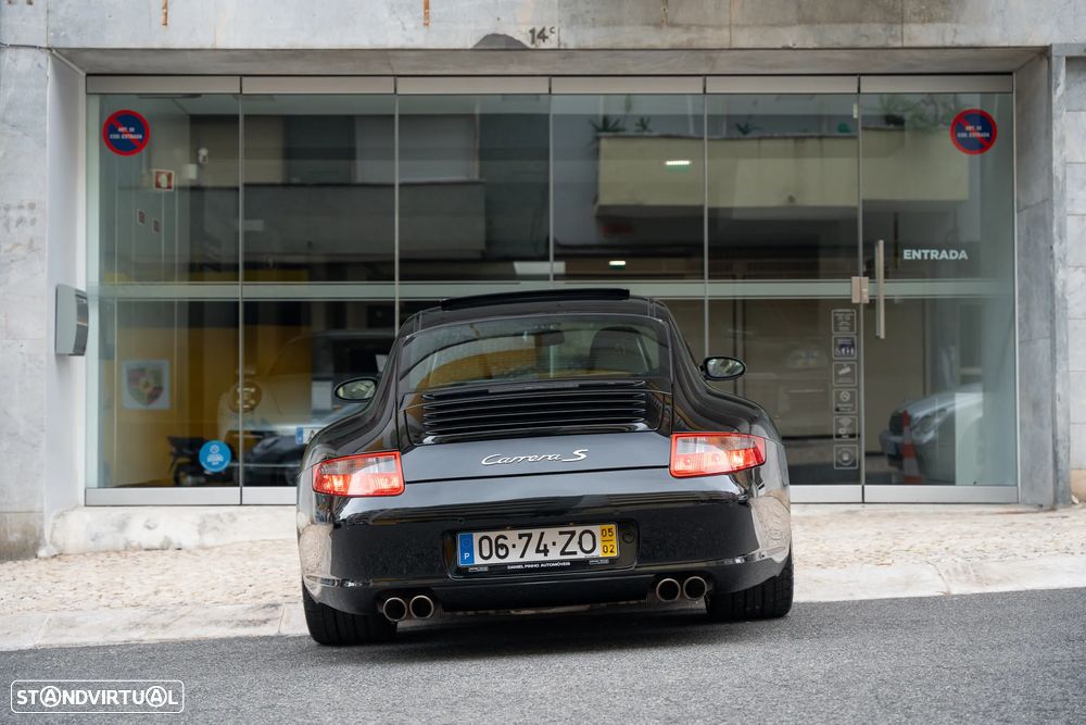 Porsche 911 (997) Carrera S - 24