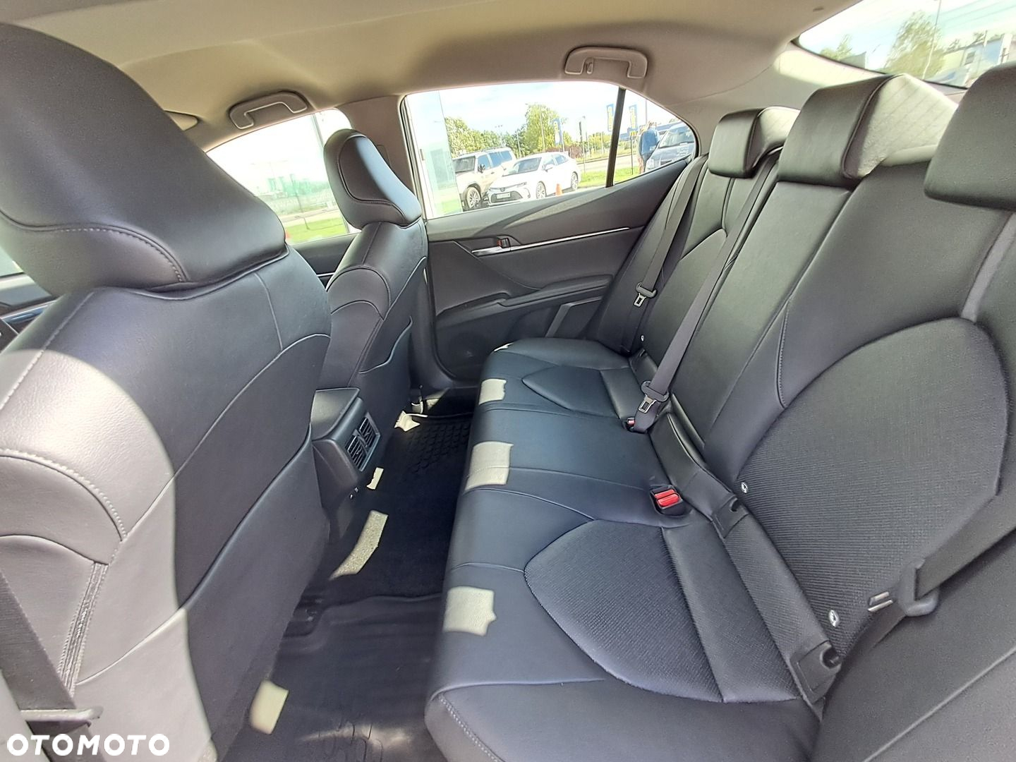 Toyota Camry 2.5 Hybrid Comfort CVT - 16