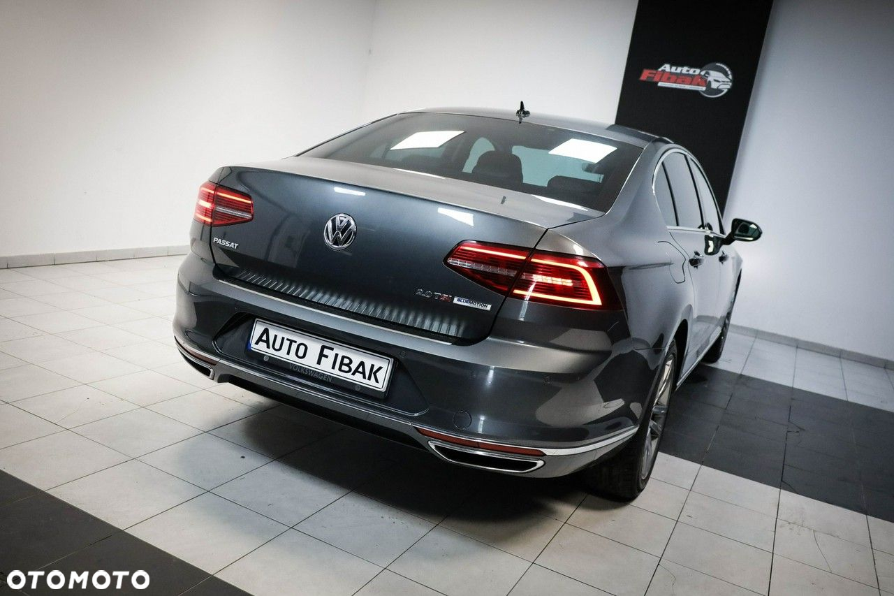 Volkswagen Passat - 10