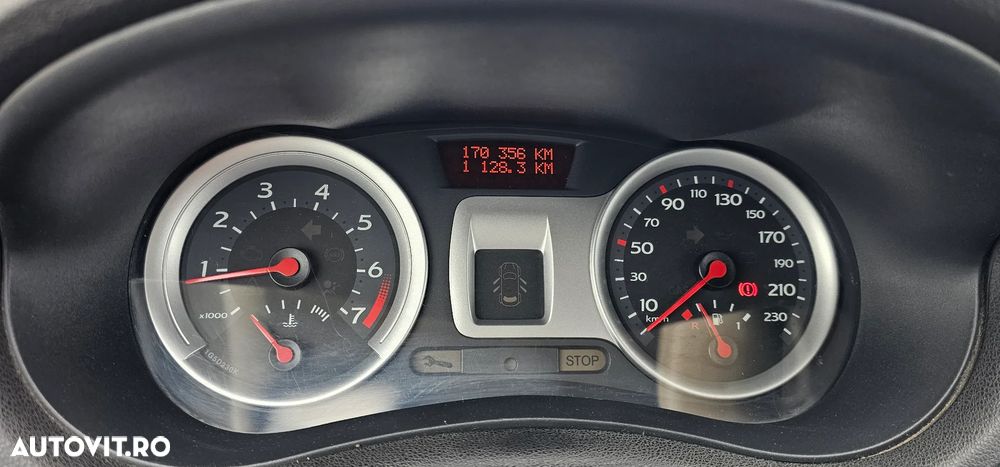 Renault Clio III 1.4 Privilege - 12