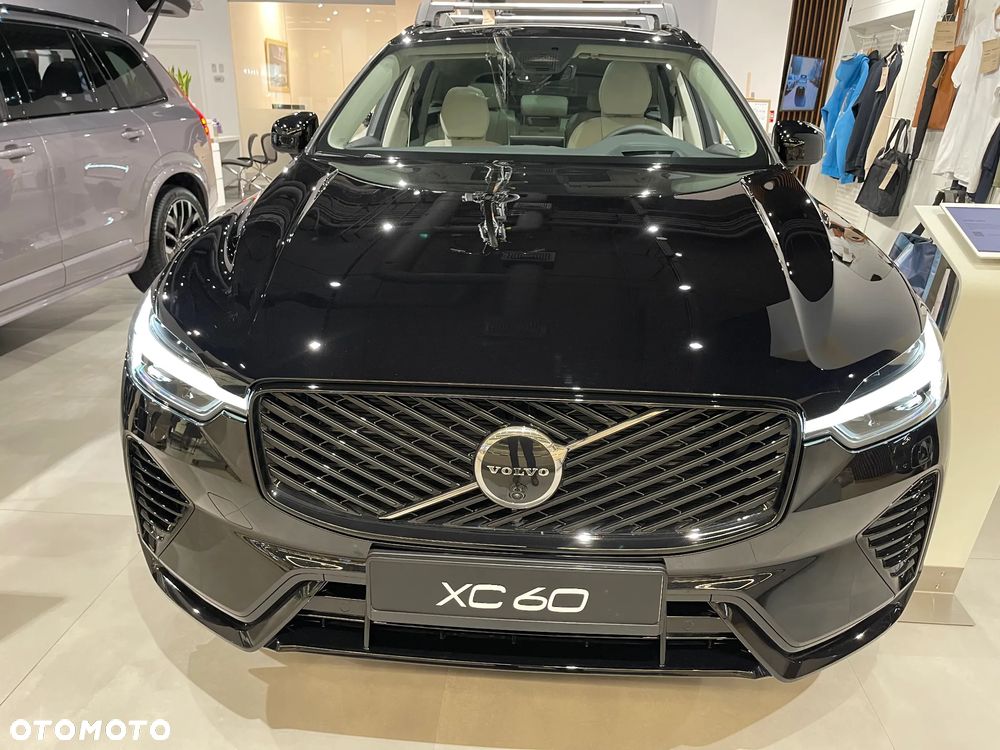 Volvo XC 60 T6 Plug-In Hybrid AWD Ultra Dark - 3