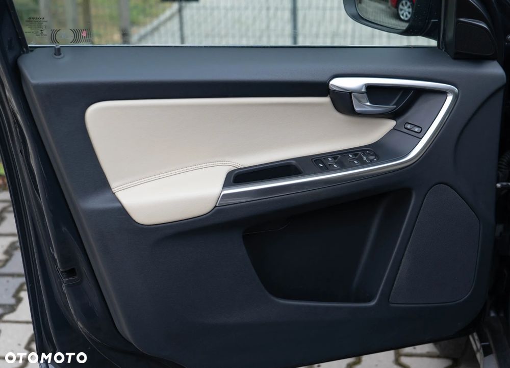 Volvo XC 60 D4 AWD Summum - 5