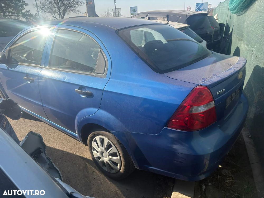 Dezmembrez Chevrolet Aveo - 4
