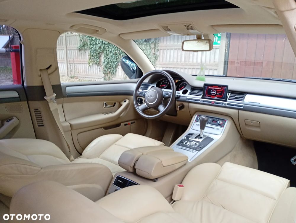 Audi A8 4.2 Quattro - 36