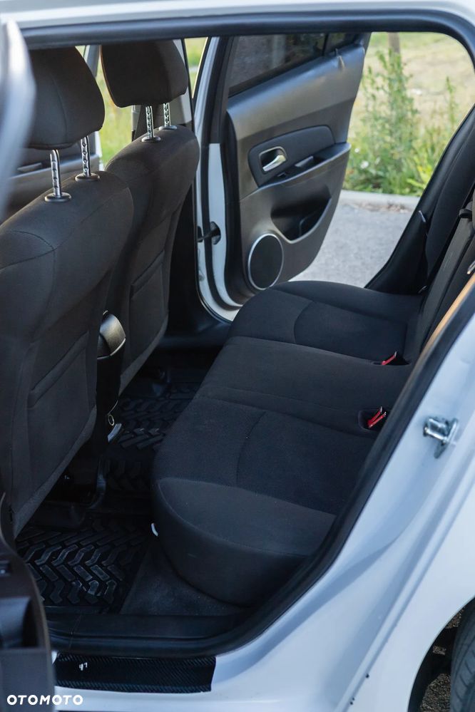 Chevrolet Cruze 1.8 LT - 24
