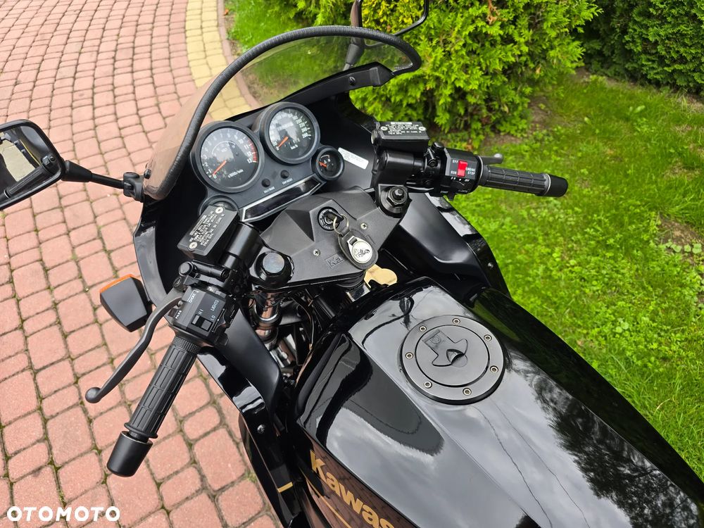 Kawasaki GPZ - 11