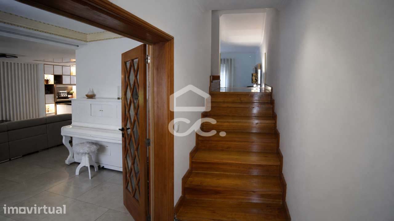 Moradia T4 Renovada em Creixomil – Guimarães - Grande imagem: 2/41