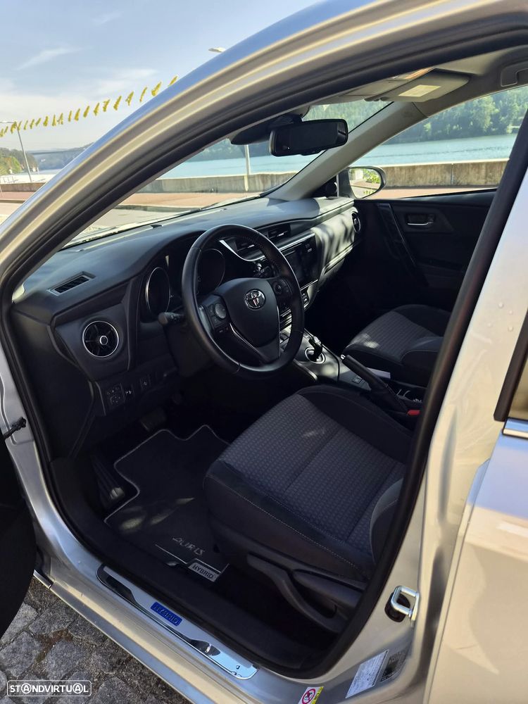 Toyota Auris 1.8 HSD Comfort +P.Techno+P.Sport - 4