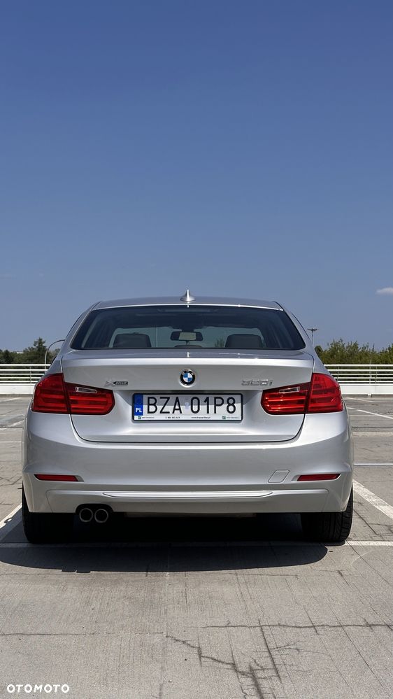 BMW Seria 3 320i - 31