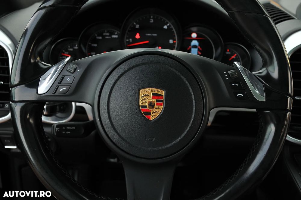 Porsche Cayenne Tiptronic S - 27