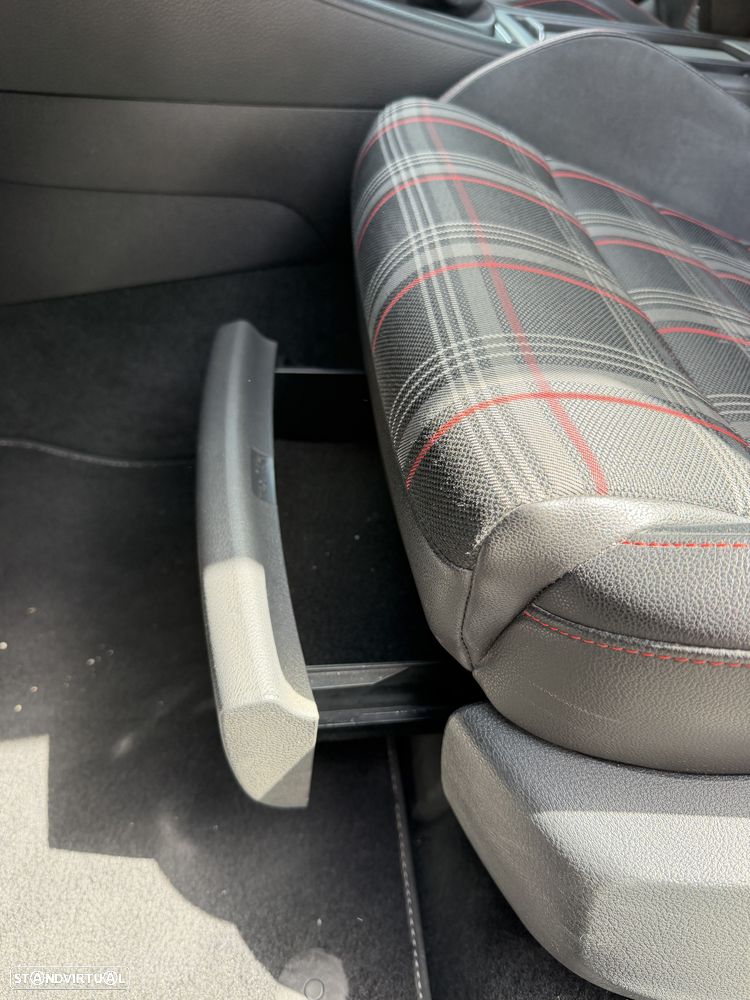 VW Golf GTI Performance BlueMotion - 14