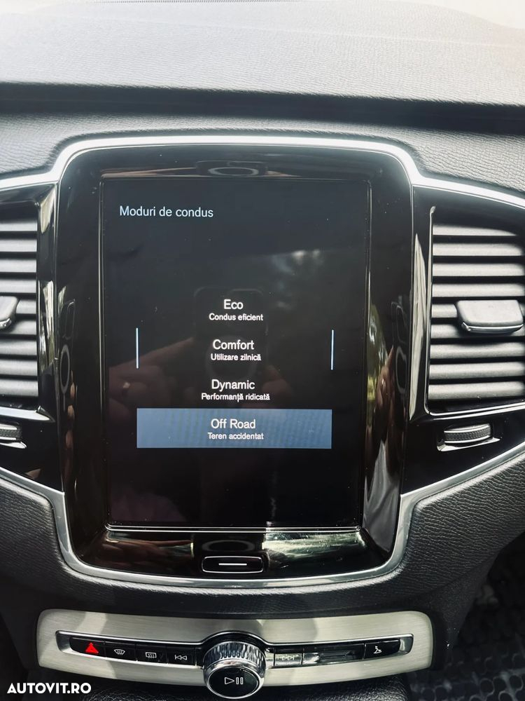 Volvo XC 90 B5 D AWD Geartronic Momentum Pro - 17