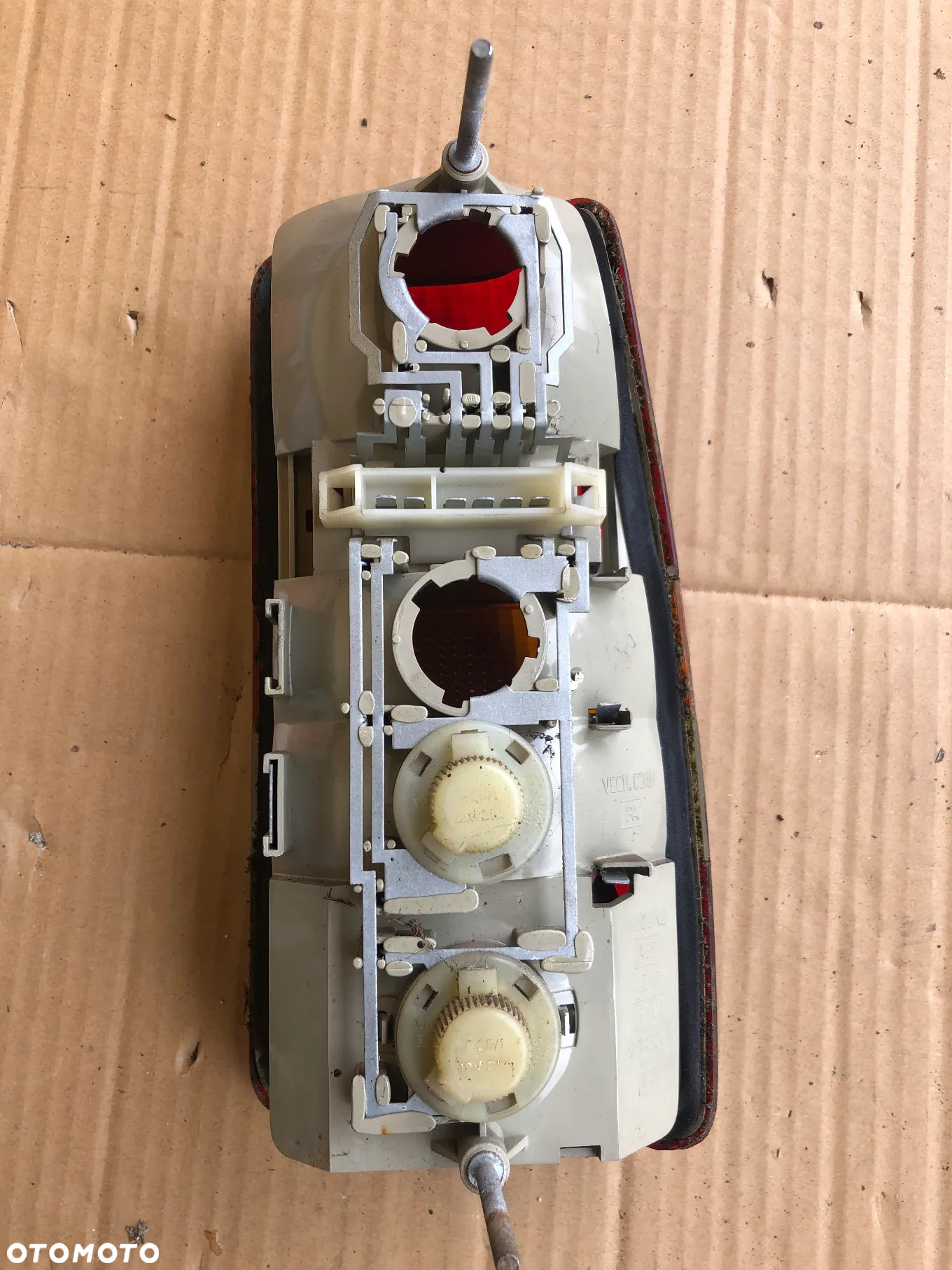 Lampa tylna lewa górna LAND ROVER DISCOVERY 1 I 200TDI 1989-1994 - 2