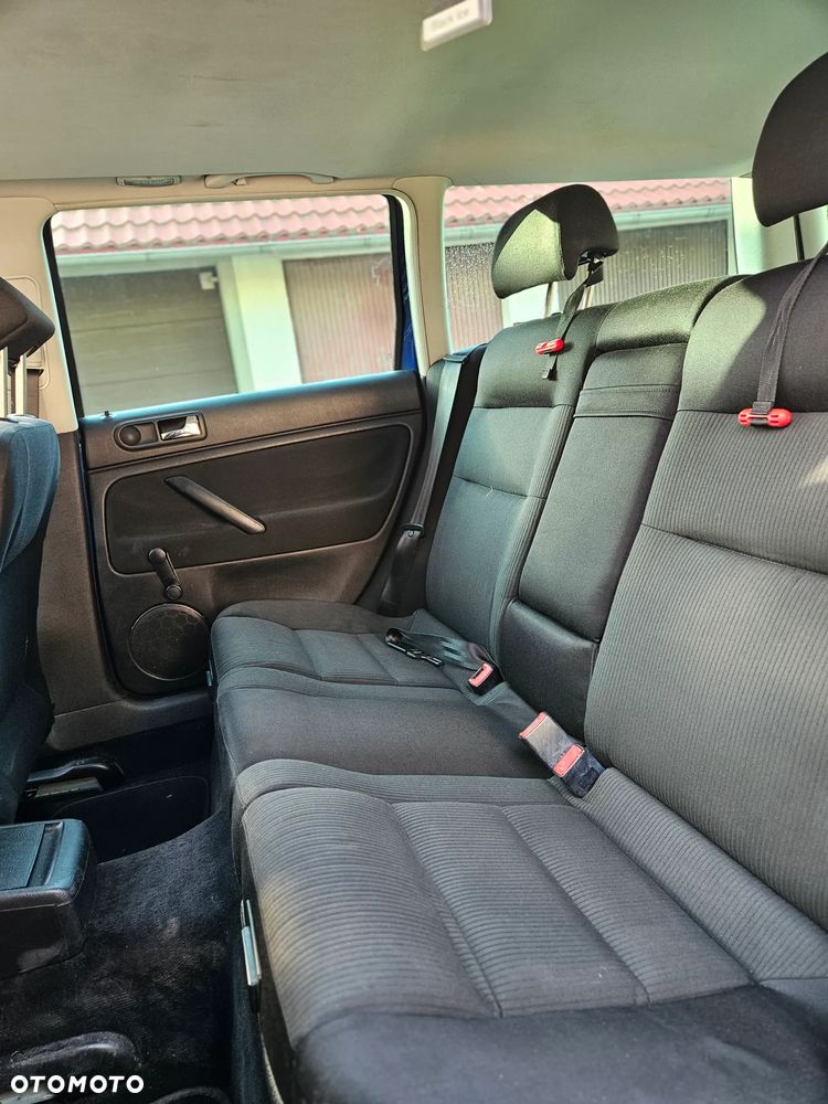 Volkswagen Passat 1.6 - 9