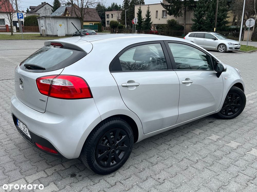 Kia Rio 1.1 crdi M - 11