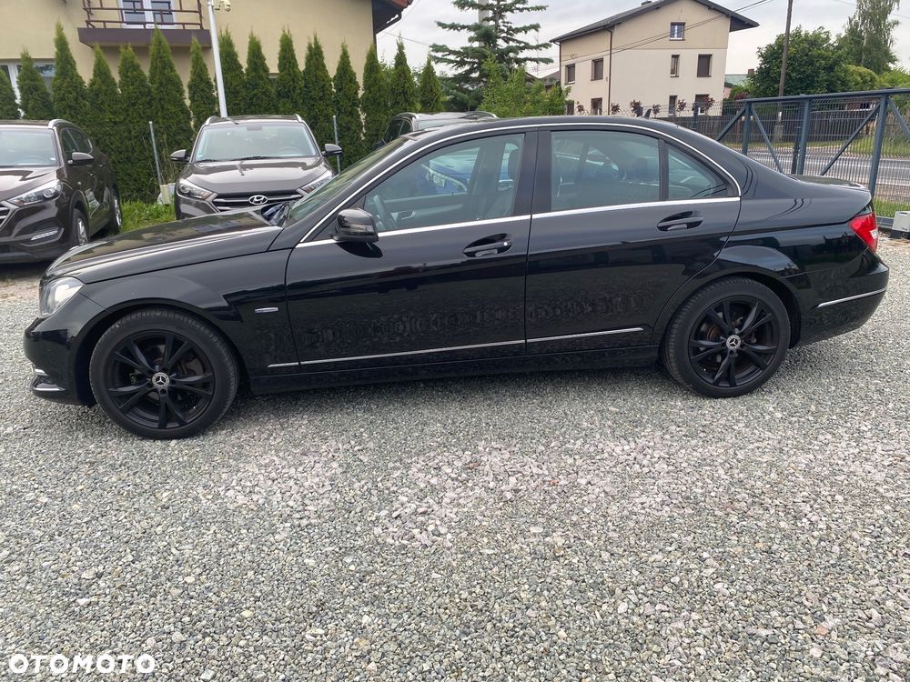 Mercedes-Benz Klasa C 180 CGI Automatik BlueEFFICIENCY Avantgarde - 15
