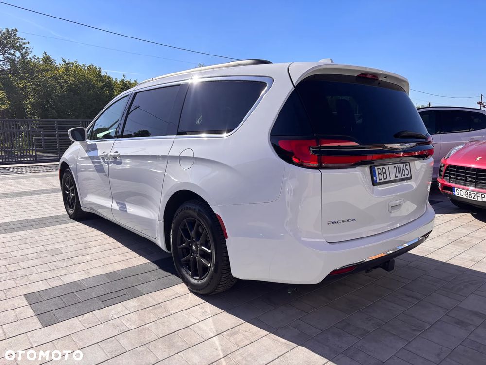 Chrysler Pacifica - 3