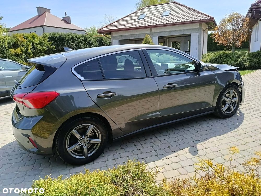 Ford Focus 1.0 EcoBoost Titanium - 6
