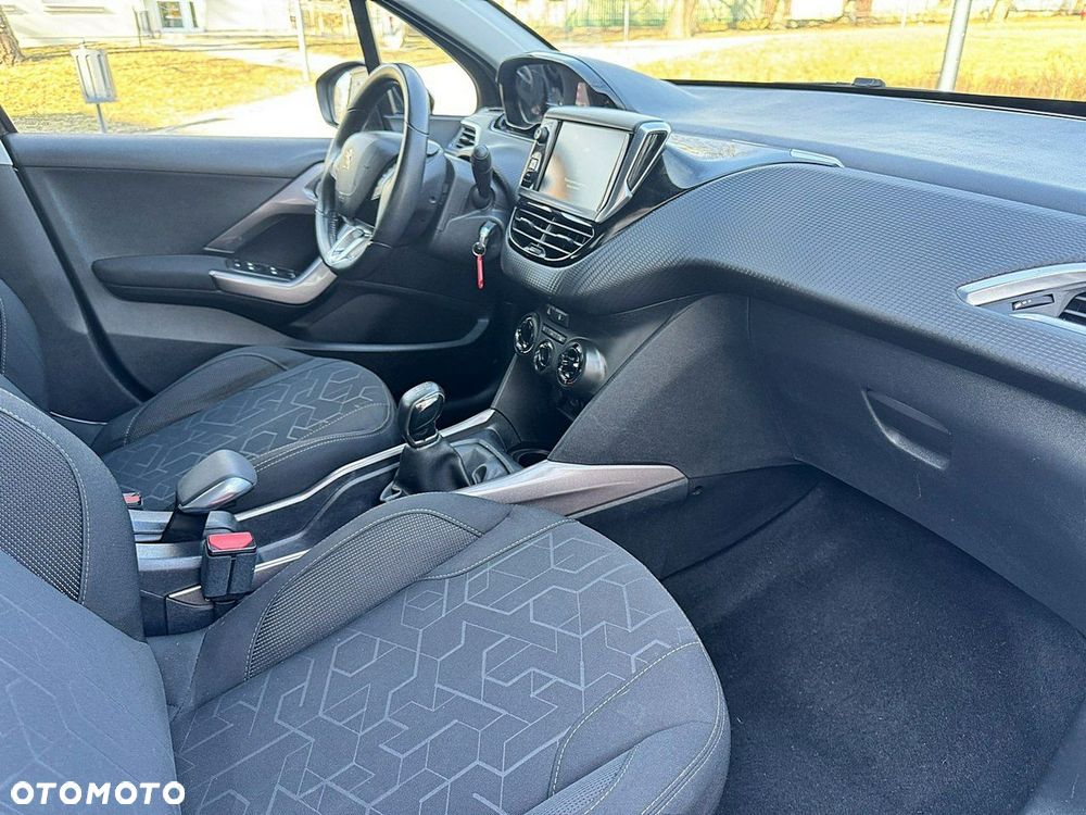 Peugeot 2008 - 11