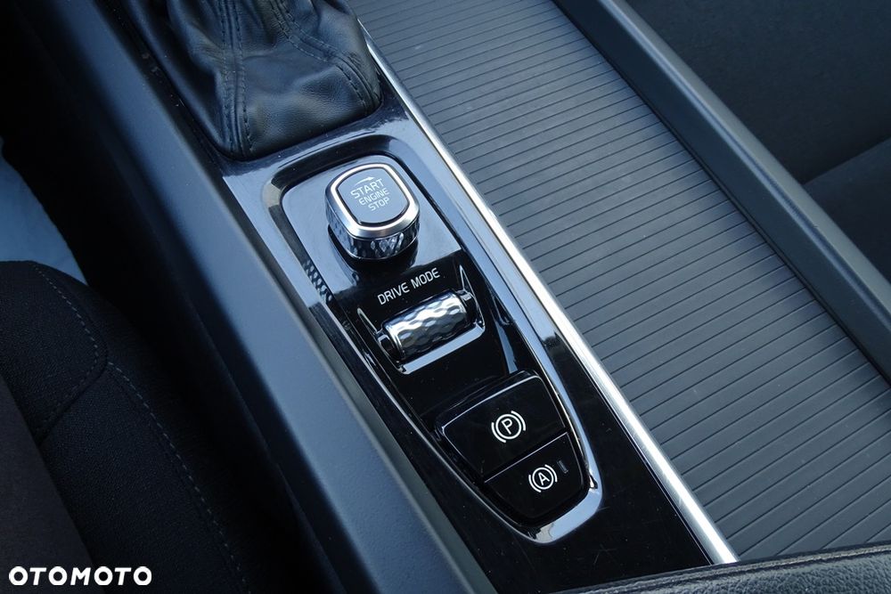 Volvo V60 D3 Geartronic Momentum - 36