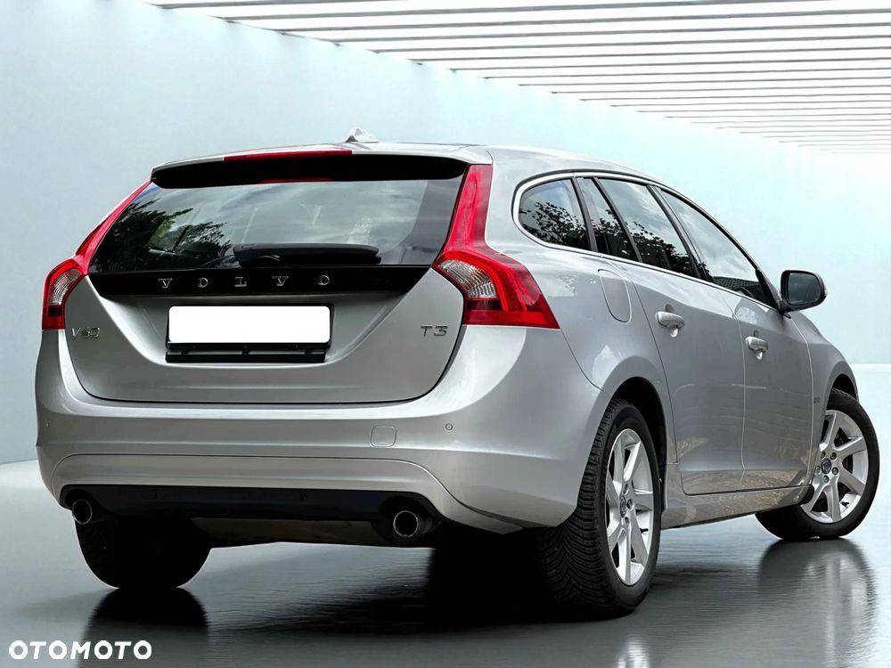 Volvo V60 T3 Momentum - 19