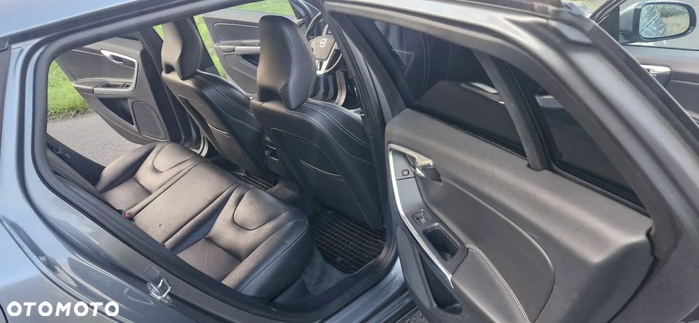 Volvo V60 D2 Geartronic Kinetic - 11