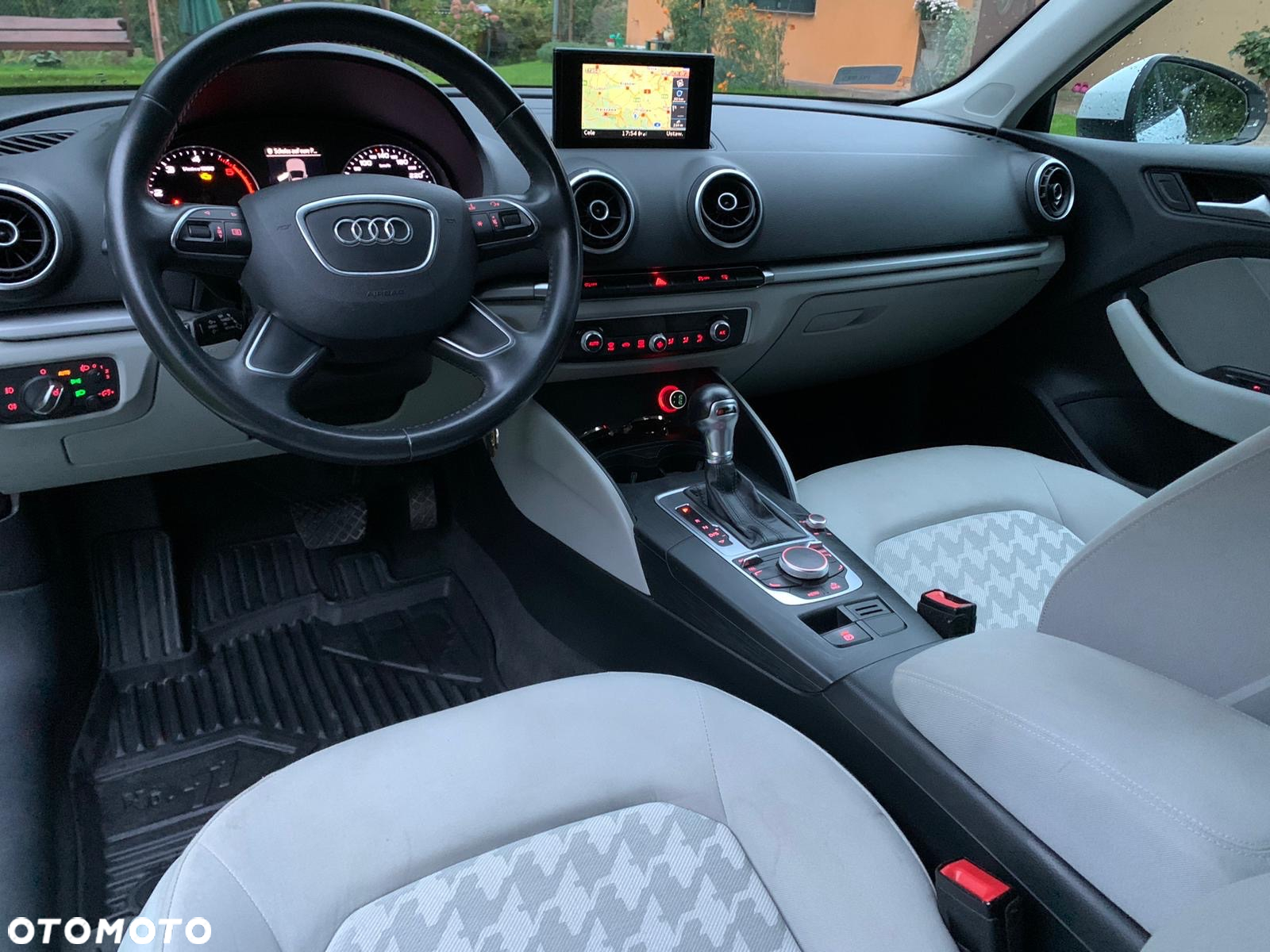 Audi A3 1.6 TDI Sportback (clean diesel) S tronic Attraction - 12