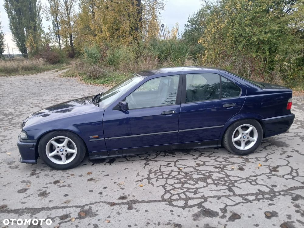 BMW Seria 3 316i - 31