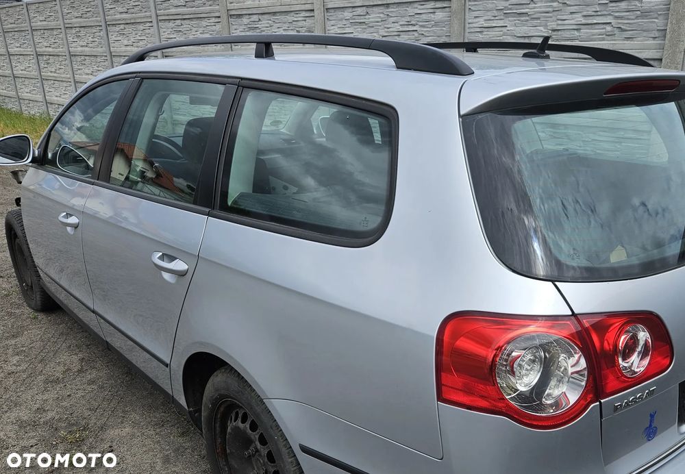 VW Passat B6 Kombi Błotnik Tył Lewy Ćwiartka LA7W