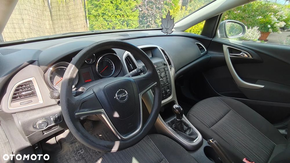 Opel Astra 1.4 T Enjoy - 11