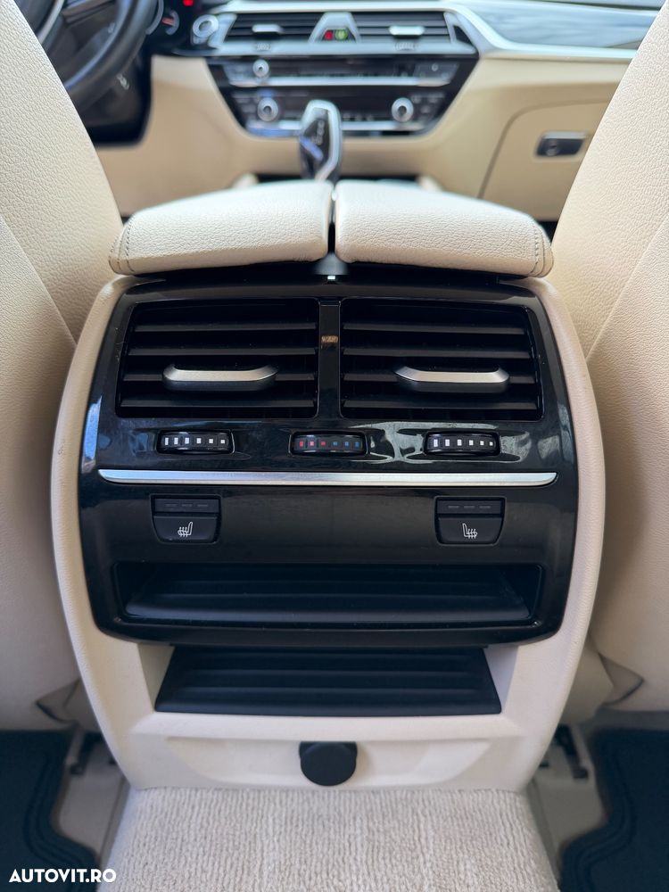 BMW Seria 5 520d xDrive AT - 10