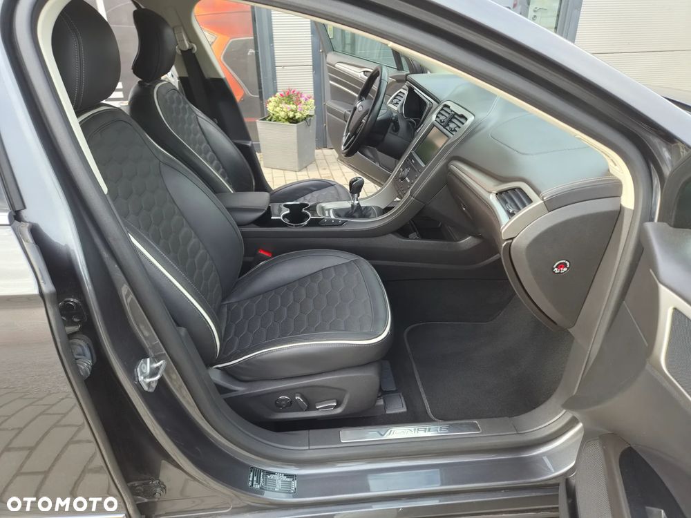 Ford Mondeo 2.0 TDCi STart-Stopp Vignale - 33