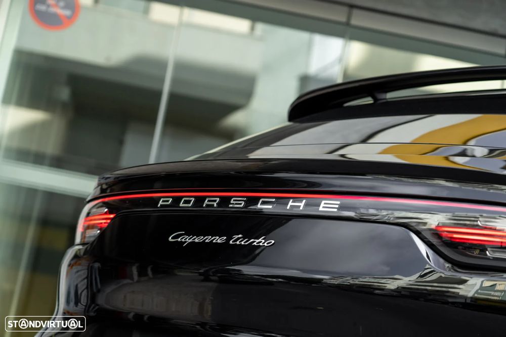 Porsche Cayenne Coupé Turbo - 25