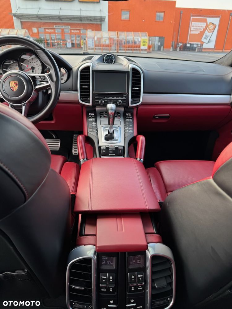 Porsche Cayenne - 10