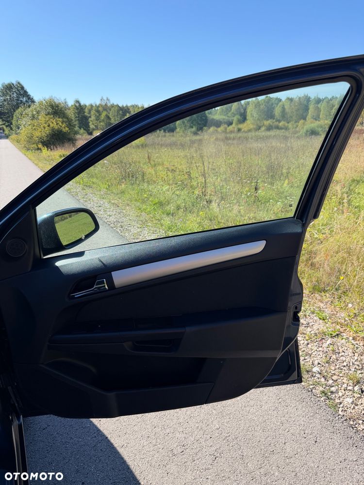 Opel Astra 1.7 CDTI DPF Exklusiv - 22
