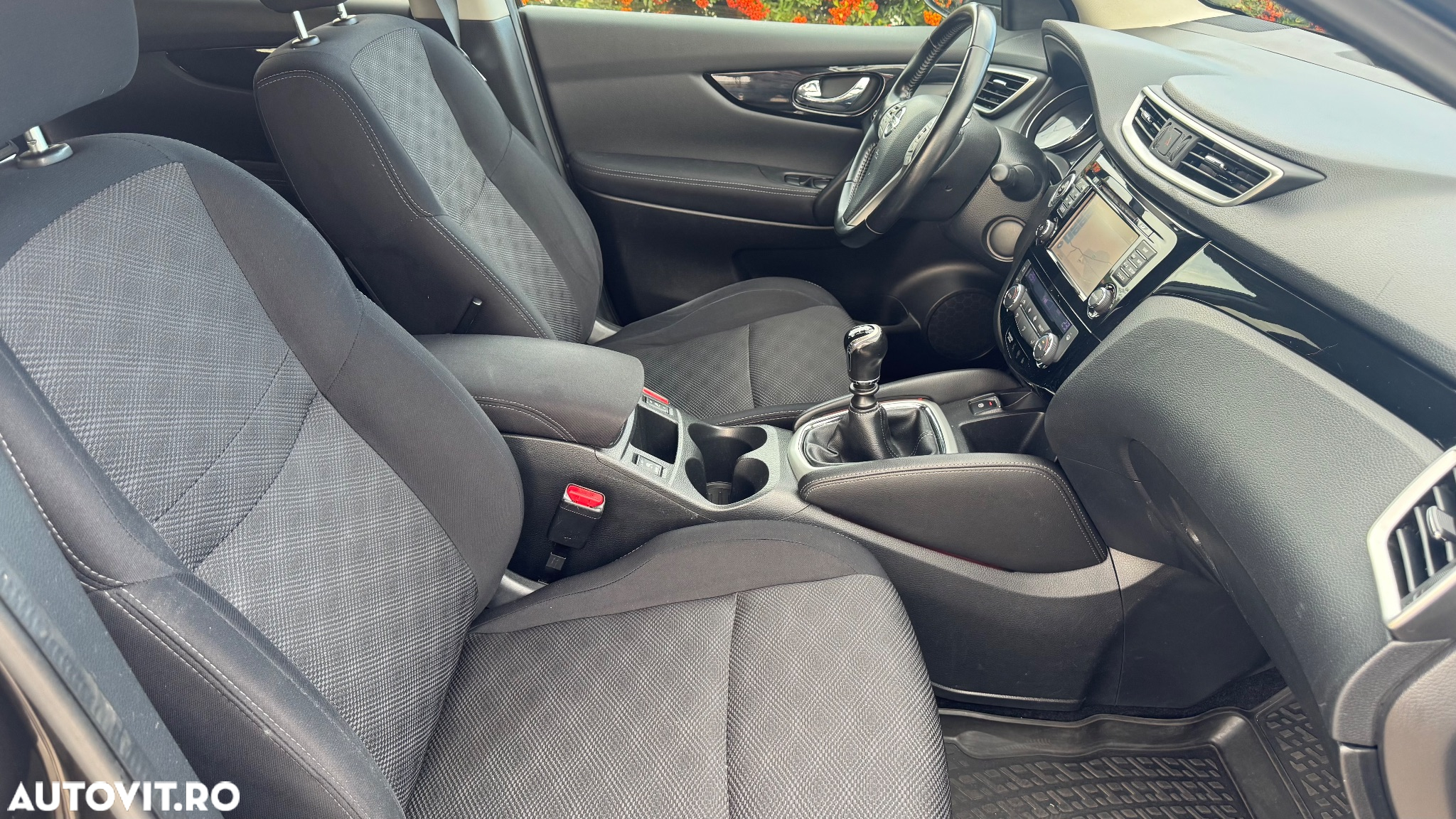 Nissan Qashqai 1.5 DCI Start/Stop N-Connecta - 6