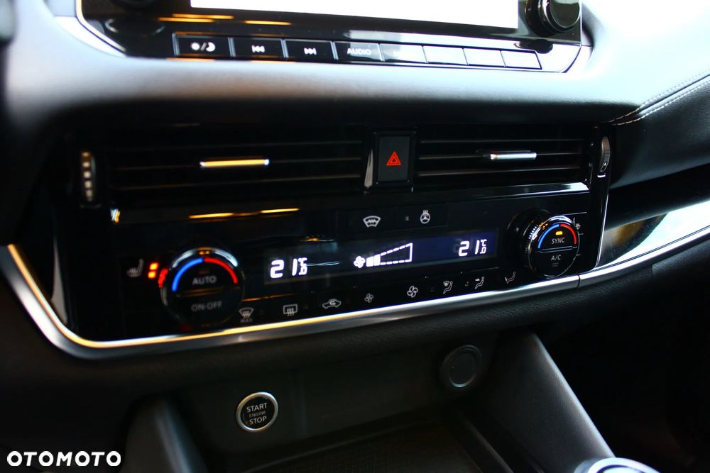 Nissan Qashqai 1.3 DIG-T N-Connecta EU6d - 26