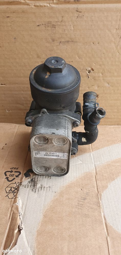 Podstawa filtra oleju chłodniczka VW Tiguan I Lift 2.0 TDI 03L115389C 03L117021C - 1