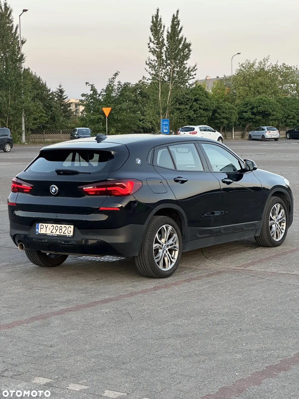 BMW X2 sDrive18i Business Edition - 3