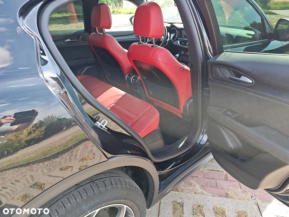 Alfa Romeo Stelvio 2.0 Turbo 16V AT8-Q4 Veloce - 34