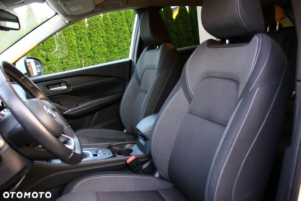 Nissan Qashqai 1.3 DIG-T N-Connecta EU6d - 24