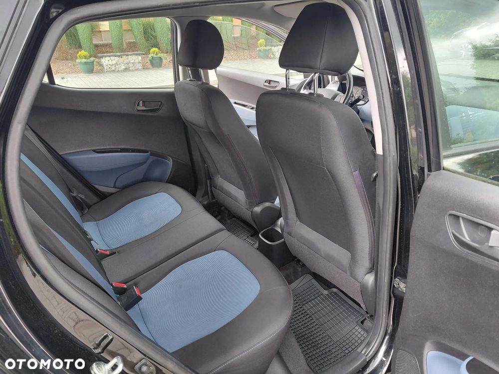 Hyundai i10 1.0 Fifa World Cup Edition - 13