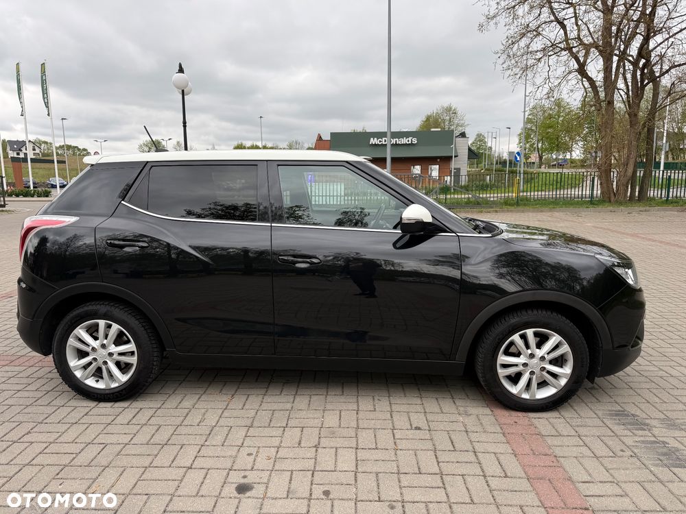 SsangYong/KGM Tivoli e-XGi 160 2WD Black+White - 6