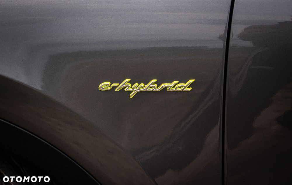 Porsche Cayenne - 29