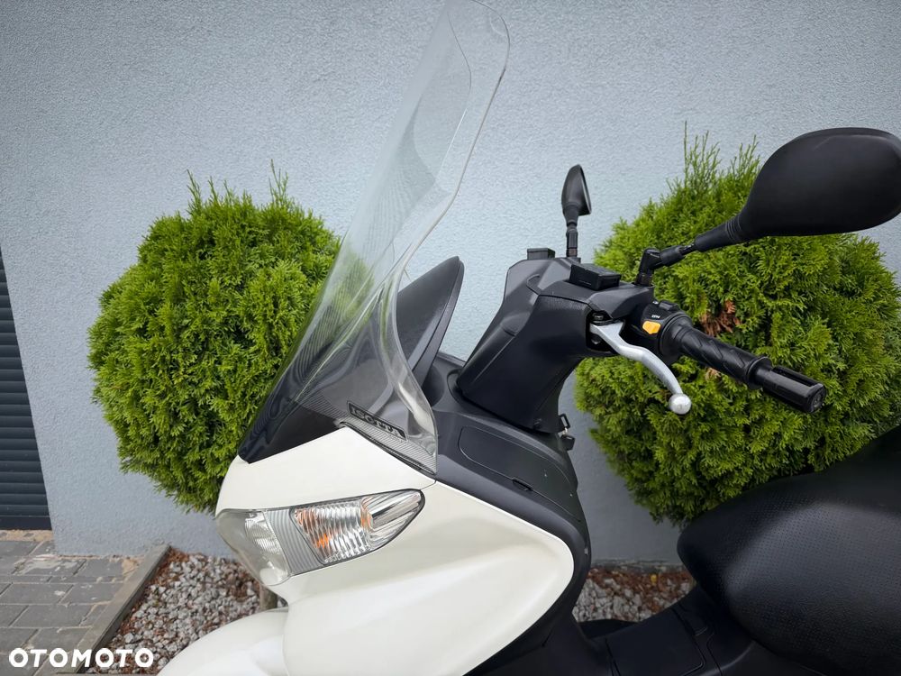 Suzuki Burgman - 32