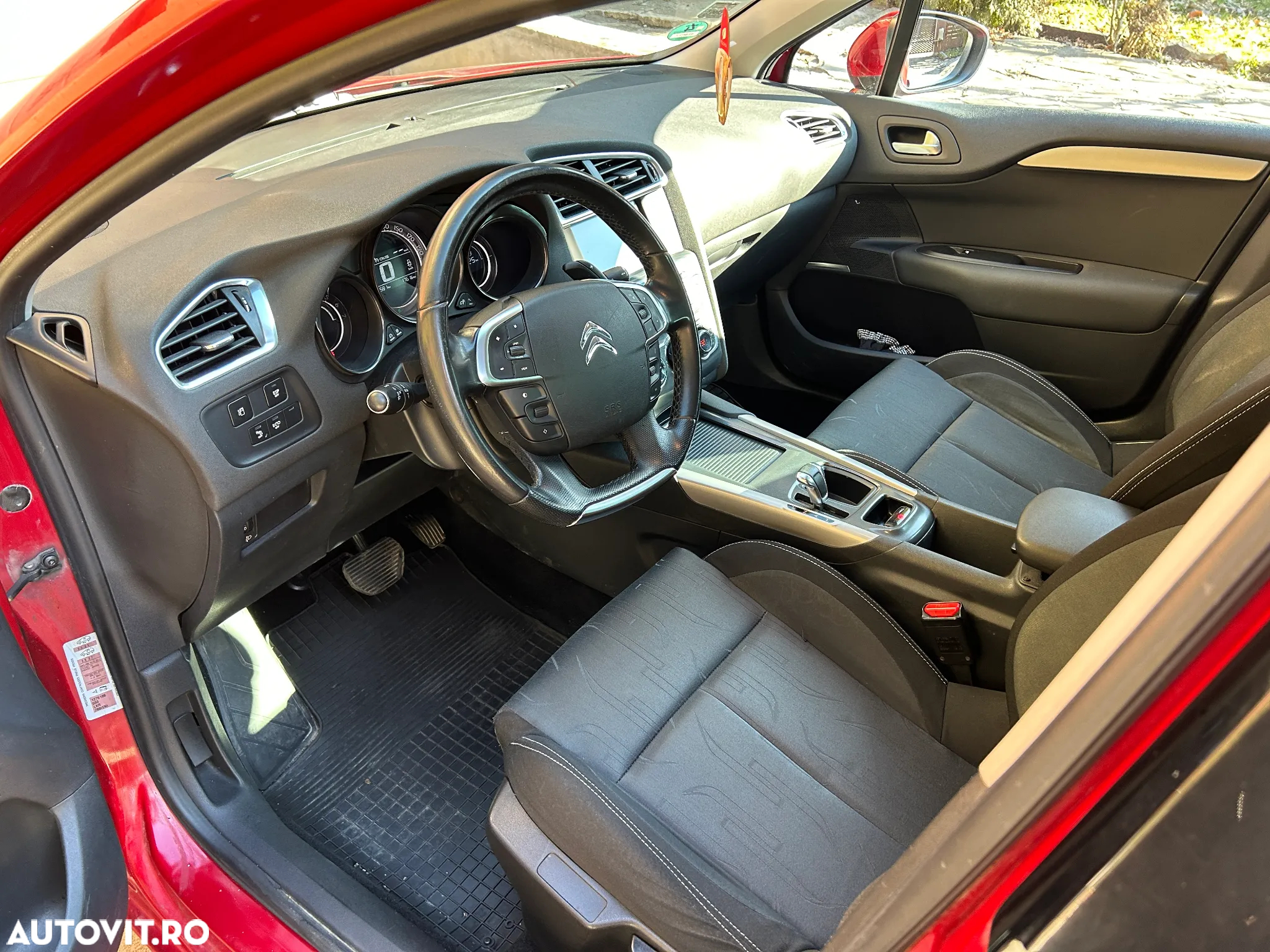 Citroën C4 e-HDi 110 EGS6 Stop/Start System Selection - 6