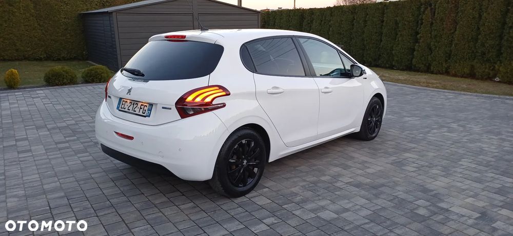 Peugeot 208 1.2 VTi Style - 9