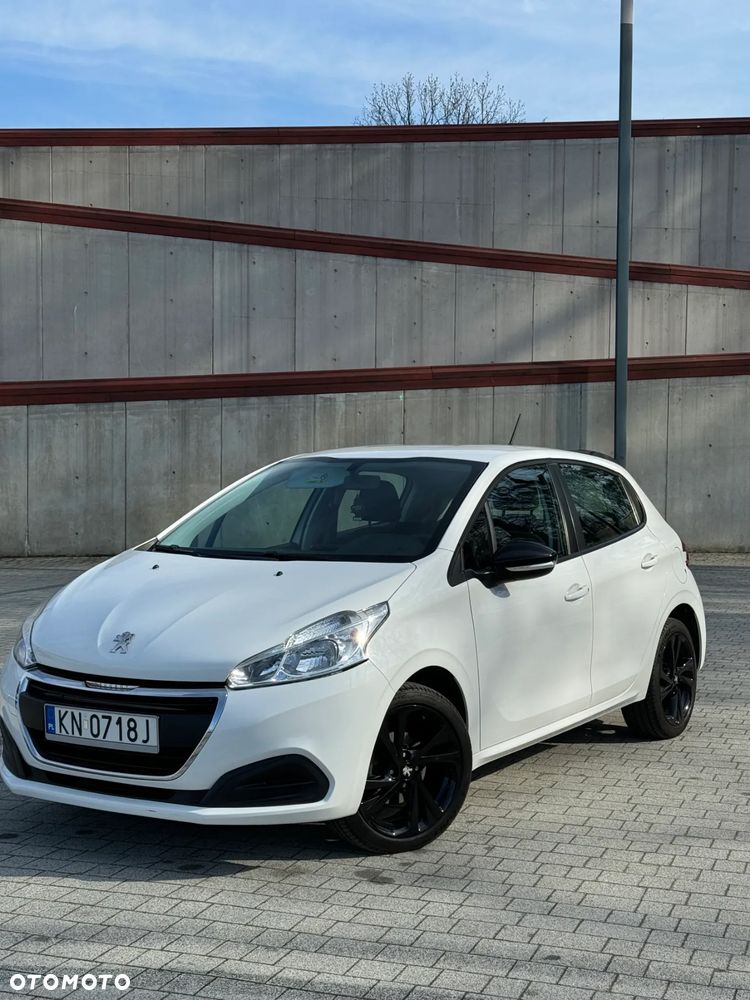 Peugeot 208 - 13