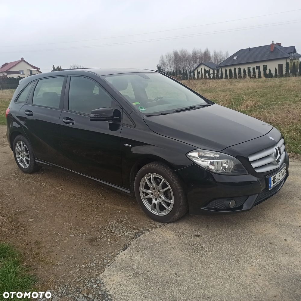 Mercedes-Benz Klasa B 180 (BlueEFFICIENCY) - 2
